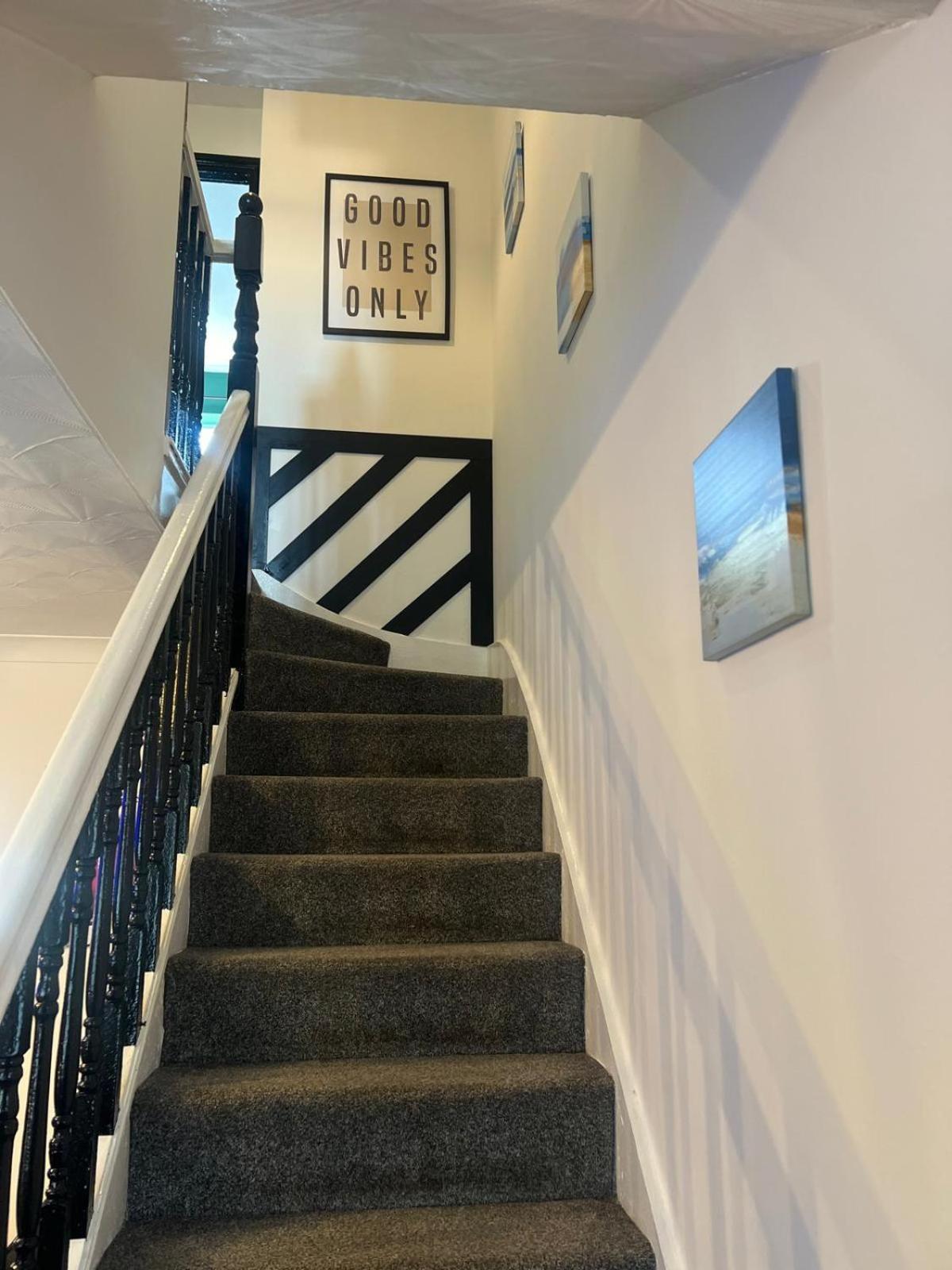 Beautiful House Off-Road Free Parking Villa Farnworth Exterior photo